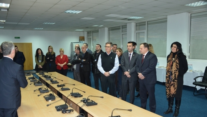 Smakiqi priti n&euml; takim lamtumir&euml;s  shefin e ICITAP-it  Cameron Fisher