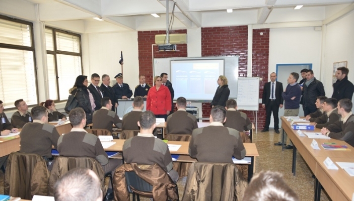 Nj&euml; delegacion nga Byro p&euml;r  &Ccedil;&euml;shtje Nd&euml;rkomb&euml;tare t&euml; Narkotik&euml;ve dhe Zbatim t&euml; Ligjit vizitoi Akademin&euml;