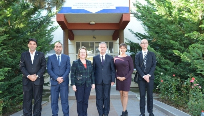 Ambasadorja e Finland&euml;s vizitoi Akademin&euml;