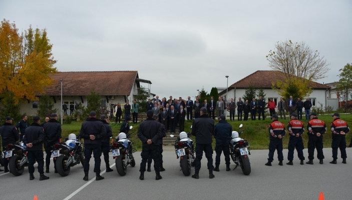 Pjes&euml;tar&euml;t e Policis&euml; s&euml; Republik&euml;s s&euml; Shqip&euml;ris&euml; trajnohen n&euml; Akademi