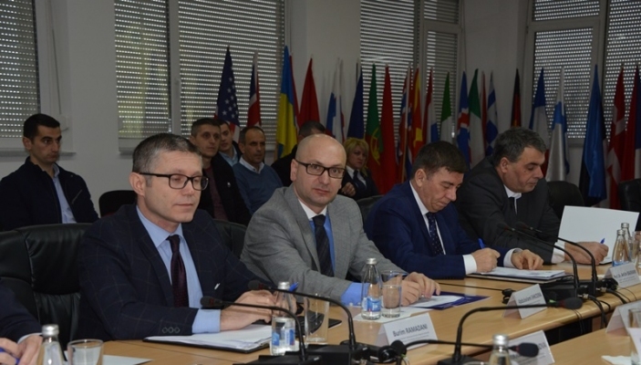 N&euml; Akademi u mbajt tryeza me tem&euml;n  &ldquo;Nj&euml; dekad&euml; shtet, sfidat e siguris&euml; n&euml; Kosov&euml;&rdquo;