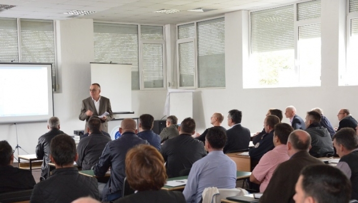 Prof.dr. Enver Hasani, n&euml; Akademi (AKSP) &euml;sht&euml; i angazhuar pa kompensim, n&euml; m&euml;nyr&euml; vullnetare