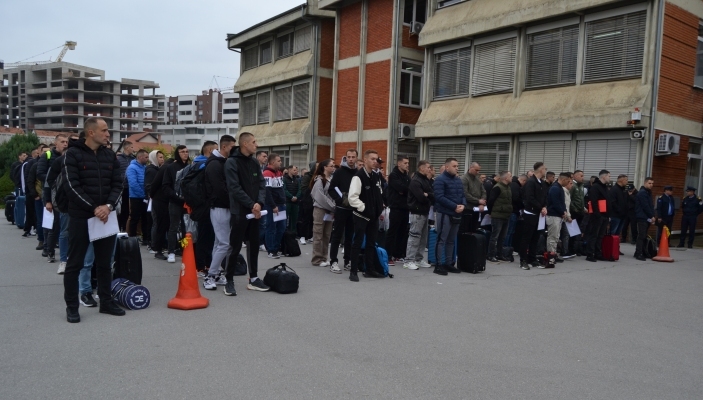 N&euml; Akademin&euml; e Kosov&euml;s p&euml;r Siguri Publike (AKSP) ka filluar Trajnimi p&euml;r Zyrtar Policor, gjenerata e 61-t&euml; e Policis&euml; s&euml; Kosov&euml;s.