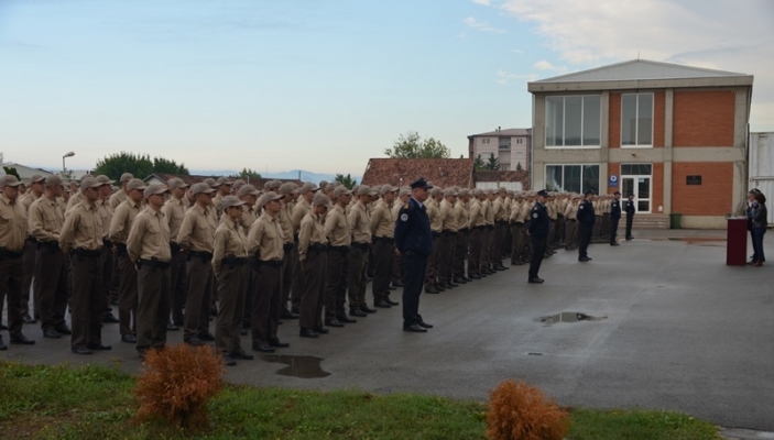 Kadet&euml;t e rinj u rreshtuan para Drejtorit t&euml; P&euml;rgjithsh&euml;m t&euml; Akademis&euml;