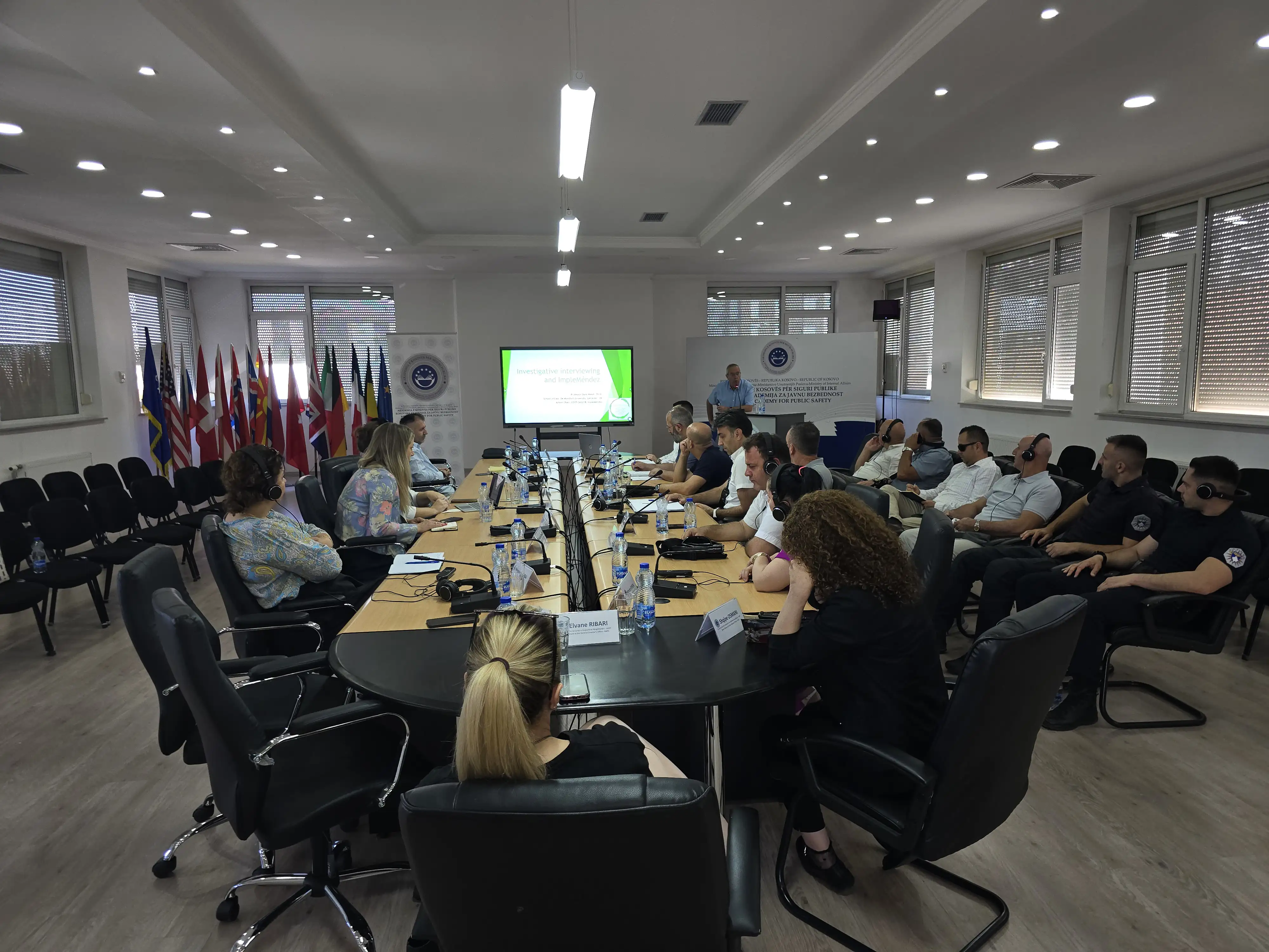 Sot në Akademinë e Kosovës për Siguri Publike, profesori David Walsh prezantoi Projektin për hetimin efektiv të krimeve “ImpleMendez”