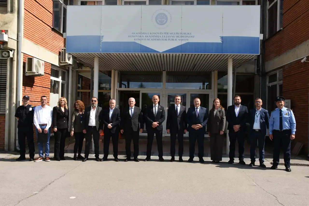 Kryeministri Kurti dhe Ministri Sveçla vizituan Akademinë e Kosovës për Siguri Publike