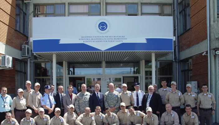 Drejtori Smakiqi priti nj&euml; delegacion nga KFOR-i amerikan