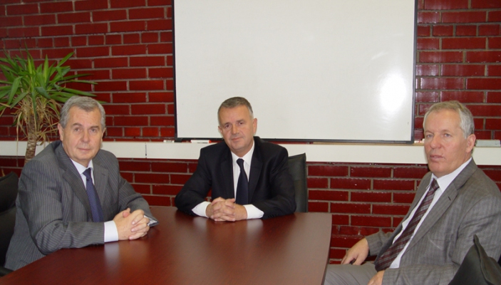 Kryetari i Komun&euml;s s&euml; Mitrovic&euml;s Avni Kastrati vizitoi Qendr&euml;n e Kosov&euml;s p&euml;r Siguri Publike, Edukim dhe Zhvillim