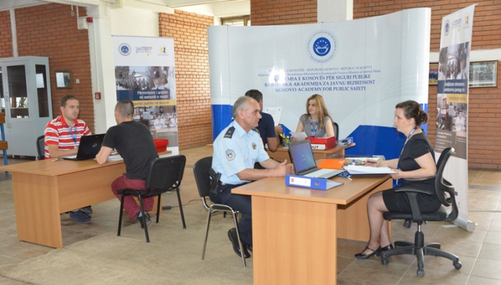 Akademia shpall&euml; konkurs p&euml;r pranimin e student&euml;ve  n&euml; vitin e par&euml; t&euml; studimeve themelore - bachelor n&euml; vitin akademik&euml; 2014/2015