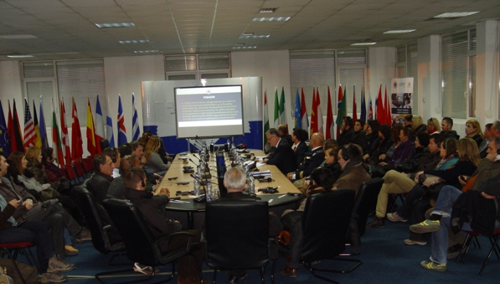 Smakiqi priti nj&euml; delegacion nga Bashkimi Evropian 