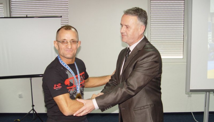 Kryeshefi Smakiqi priti n&euml; takim kampionin evropian t&euml; Judo-s&euml; instruktorin Cena